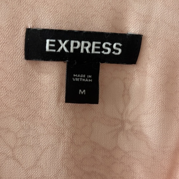 Women’s express pink blouse, size medium - Picture 2 of 6